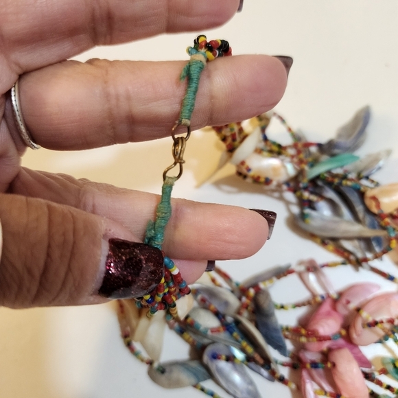Women's Vintage Seashell Necklace - Picture 7 of 10